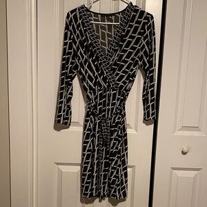 Tiana B. Monochrome Geometric Long Sleeve Dress